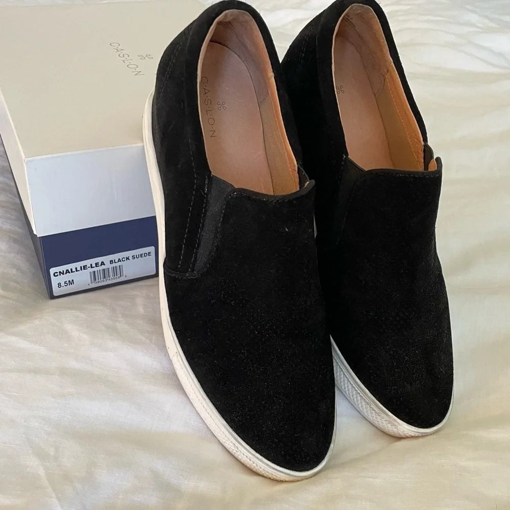 Caslon Black Suede Sneaker Cnallie- Lea, Allie style. Platform - Picture 4 of 12